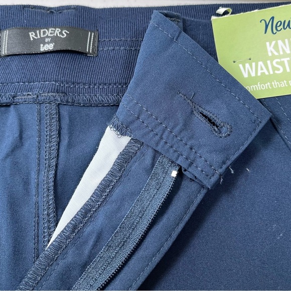 Riders by Lee Women's Dark Blue Cargo Shorts - Picture 10 of 14